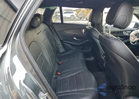 2018 Mercedes-Benz Glc 300 4Matic z USA, uszkodzony, nr VIN WDC0G4KB2JV027880